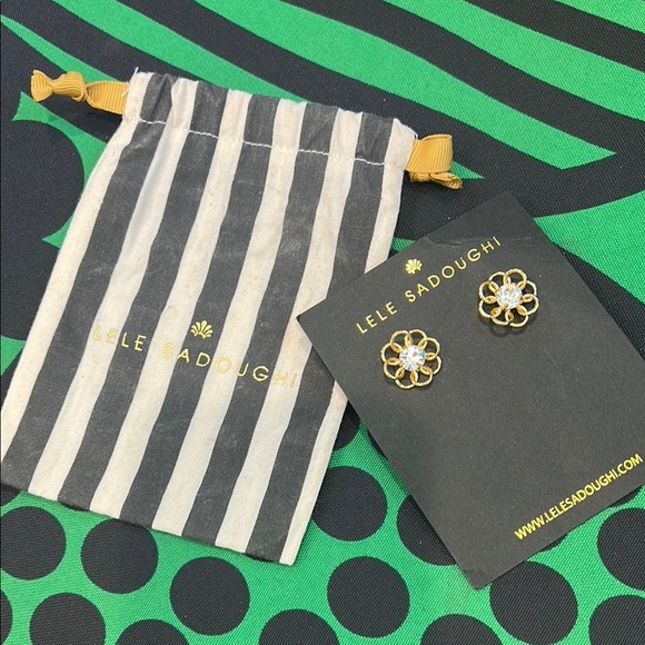 Revolve x Lele Sadoughi Marigold Floral Stud Earrings color gold new w/ dust bag - Picture 4 of 5